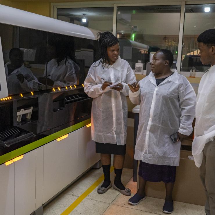 Strategies for context-aware, energyefficient and scalable healthcare solutions